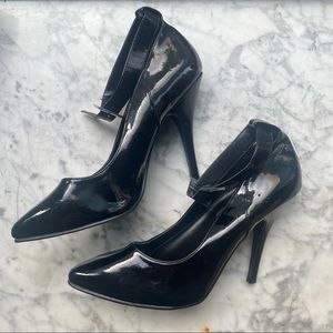 New Without Tags! Pleaser Seduce 431 Patent Black Stilettos with 5” heel